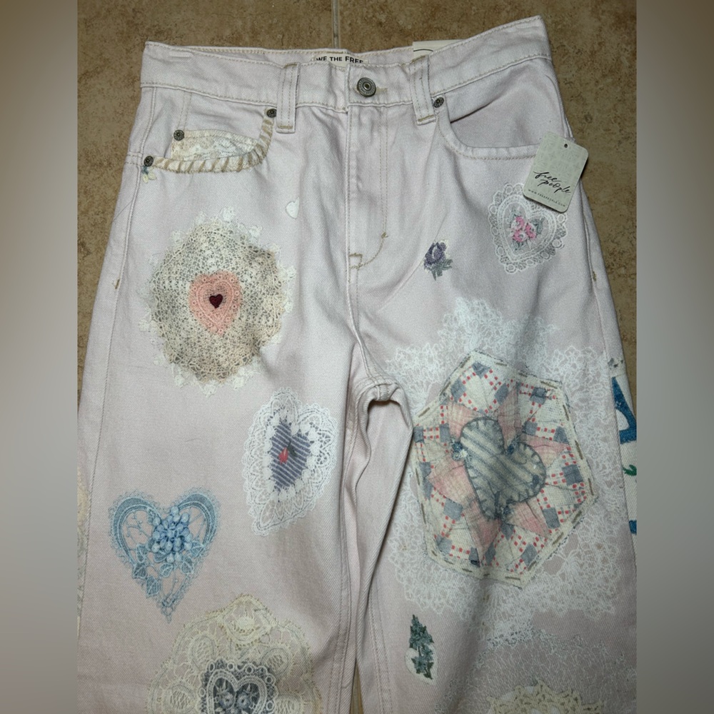 NWT🌷We The Free Illusion Printed Straight Leg Jeans - Size 28 - Picture 8 of 16